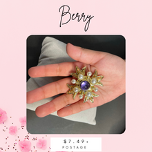 Load image into Gallery viewer, Elegant Brooches
